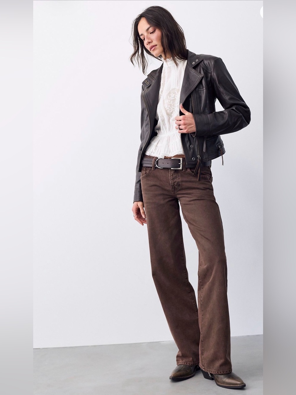 WE THE FREE • Tennessee low rise boyfriend jeans brown - size 26 free people